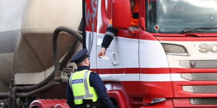 El Reino Unido planea dar 5 mil visados para transportistas extranjeros