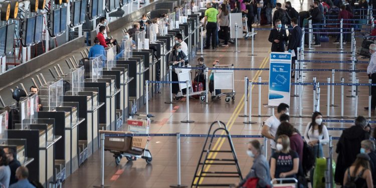Chile reabre sus fronteras a extranjeros vacunados a partir del 1 de octubre