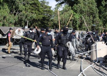 Requisan cárcel Pavón, en Fraijanes, y localizan antenas de señal, celulares y dinero