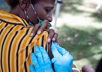 EE. UU. aprueba la tercera dosis de Pfizer para mayores de 65 años y otros casos