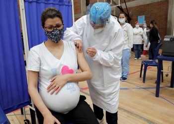 La OPS recomienda vacunar a embarazadas después del primer trimestre