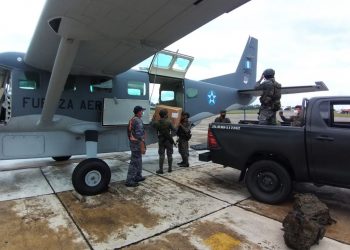 Trasladan más de 15 mil dosis de la vacuna contra el COVID-19 a Huehuetenango