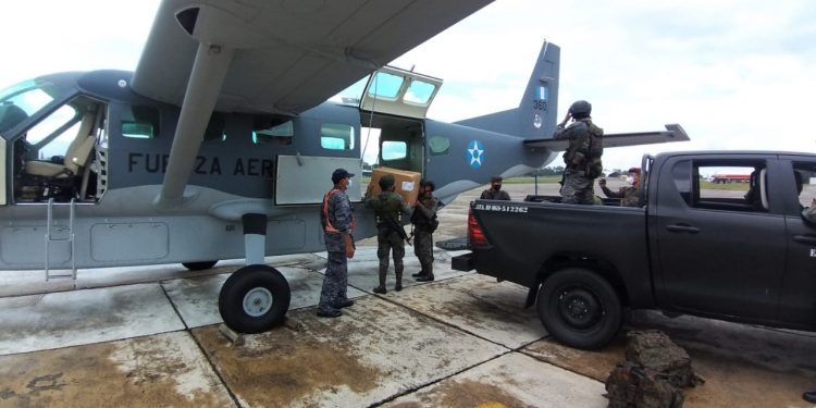 Trasladan más de 15 mil dosis de la vacuna contra el COVID-19 a Huehuetenango