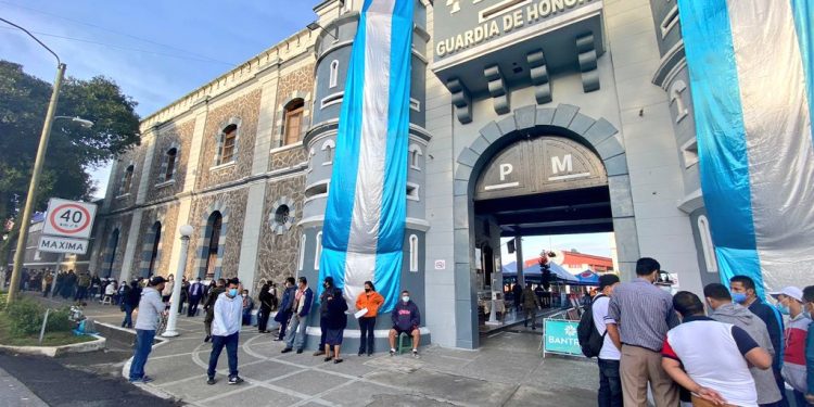 A partir de hoy, mayores de 18 años podrán recibir vacuna contra COVID-19 en brigadas Guardia de Honor y Mariscal Zavala