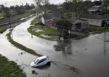 Biden promete que seguirá ayudando a los afectados por el huracán Ida