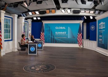 Biden emprende cruzada para acelerar la vacunación mundial contra el COVID-19