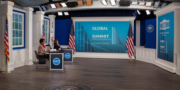 Biden emprende cruzada para acelerar la vacunación mundial contra el COVID-19