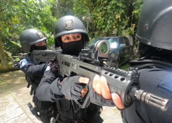 Mujeres continúan abriéndose espacios dentro de jefaturas policiales