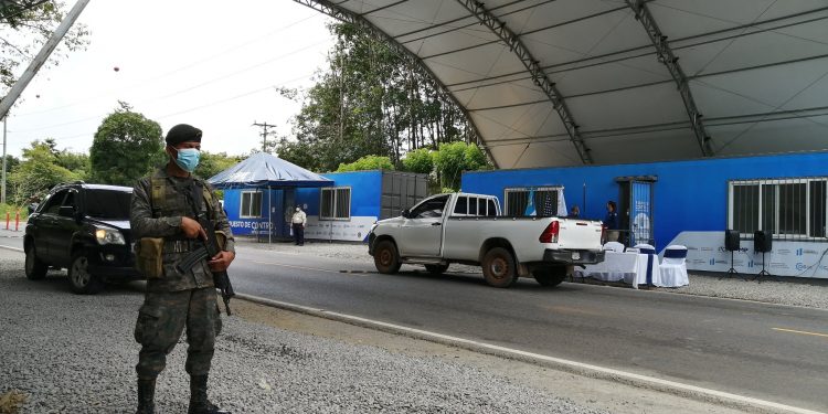 Inauguran puesto de control interinstitucional en Río Dulce, Izabal