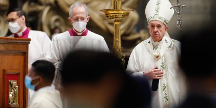 El Papa concluyó, en plena forma, el viaje a Eslovaquia con una misa masiva