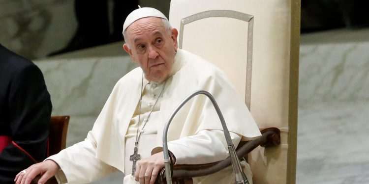 El Papa lamenta que la pandemia haya sembrado desolación y tensión