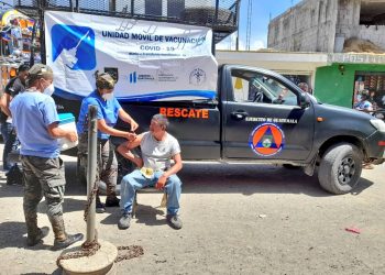Militares fortalecen acciones para inmunizar contra COVID-19 a los guatemaltecos