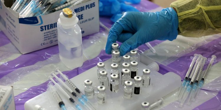 Las vacunas se diseñaron contra la enfermedad grave y para eso son efectivas