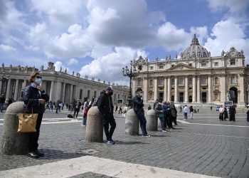 El Vaticano suspenderá el sueldo a empleados que no presenten pase sanitario