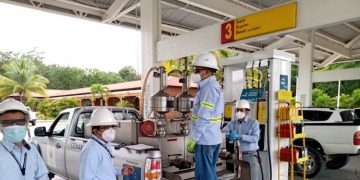 Verificación de precios de combustible en Petén.