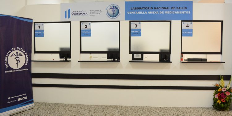 Salud habilita ventanilla anexa para recepción de expedientes y medicamentos