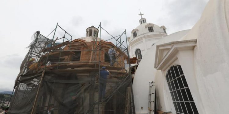 Ministerio de Cultura restaura cúpulas de la catedral de Quetzaltenango