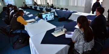 Alcaldes y gobernador de Alta Verapaz escucharon la rendición de cuentas sobre proyectos de desarrollo.