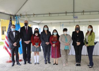 Embajada de Estados Unidos y Mineduc lanzan proyecto para otorgar mil becas de inglés
