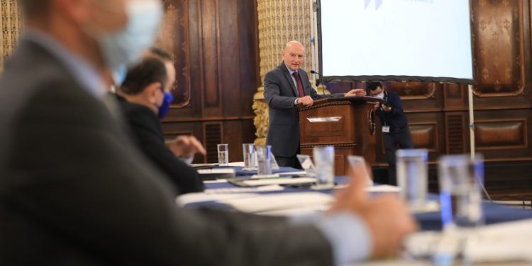 Carlos Melo, representante del BID en Guatemala .