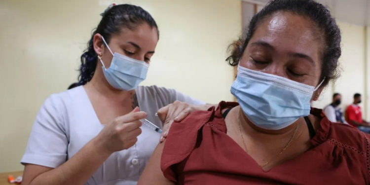 Certificado de vacunación será obligatorio desde diciembre en Costa Rica