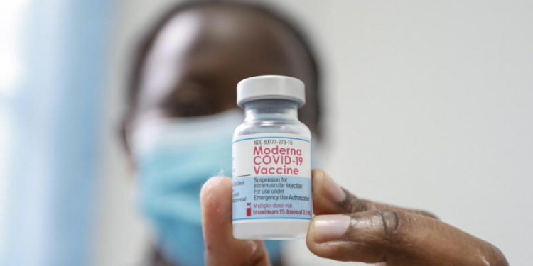 EMA opinará sobre la dosis de refuerzo de Moderna el 25 de octubre