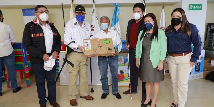 Entrega de equipo a Centro de Rehabilitación de San Jerónimo