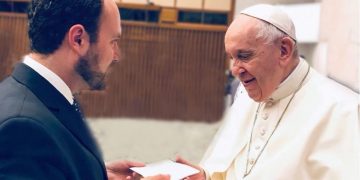 El canciller Pedro Brolo extendió la invitación al papa Francisco
