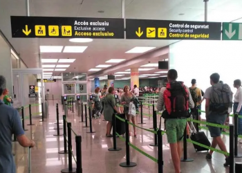 España permite el acceso libre a los aeropuertos desde mañana