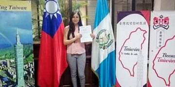 Estudiante beneficiada con las becas que otorga la República-de-China-Taiwán