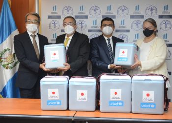 Salud recibe donativo de lote de equipamiento de cadena de frío