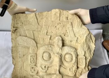 Guatemala recupera pieza arqueológica en Francia.