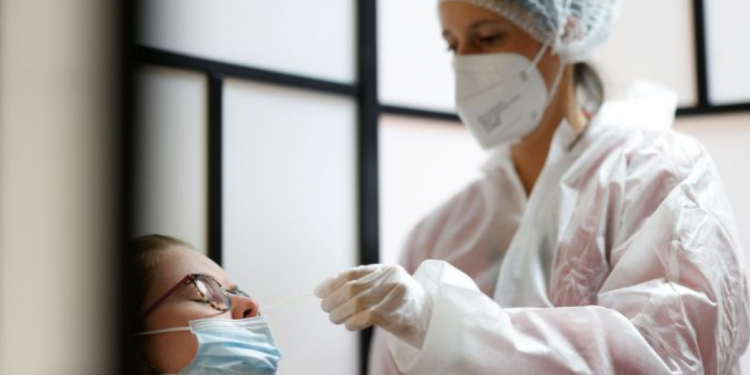 Francia registra aumento de contagios de covid pero sin impacto sanitario