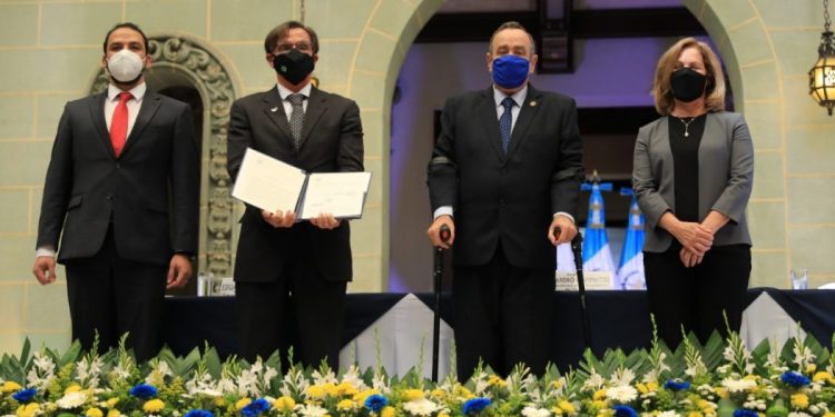 Guatemala se adhiere al Consenso de Ginebra, que promueve la protección de la familia