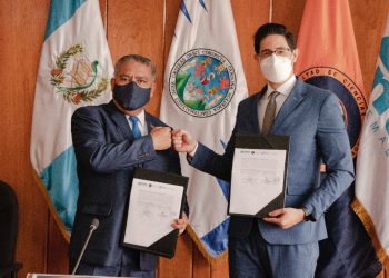 firman carta de entendimiento para impulsar programas sobre administración pública.