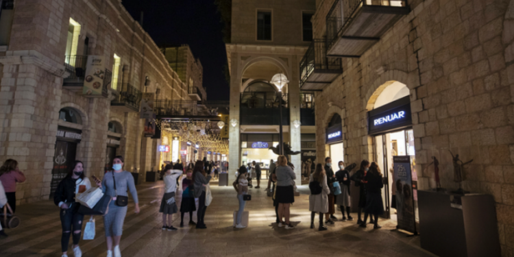 Israel planea permitir acceso de turistas de forma individual en noviembre