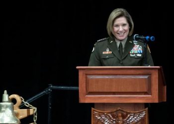 Richardson hace historia como la primera mujer jefe del Comando Sur de EE. UU.