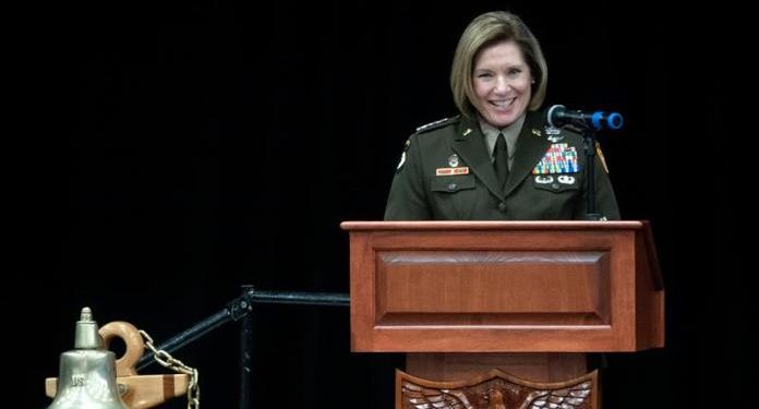 Richardson hace historia como la primera mujer jefe del Comando Sur de EE. UU.