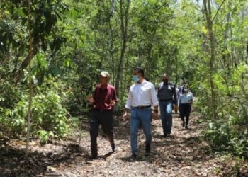 Ministro Mario Rojas Espino, en Petén