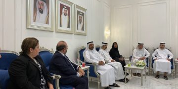 Misión comercial guatemalteca en reunión con representantes de la Cámara de Comercio e Industria de Sharjah