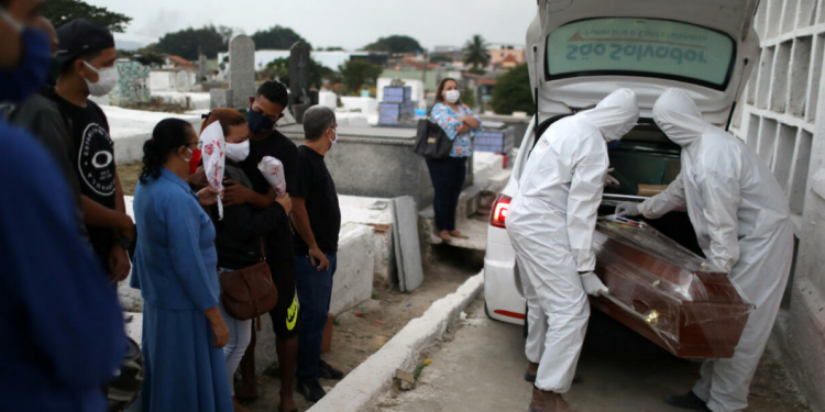 OMS: las muertes por covid pueden llegar a 10 millones sin reparto de vacunas