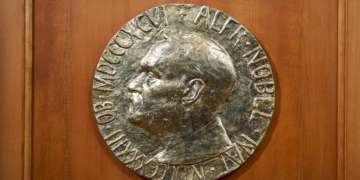 OMS, organizaciones de prensa y lucha climática aspiran al Nobel de la Paz