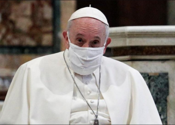 Papa Francisco recibe la tercera dosis de la vacuna contra el coronavirus