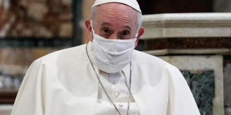 Papa Francisco recibe la tercera dosis de la vacuna contra el coronavirus