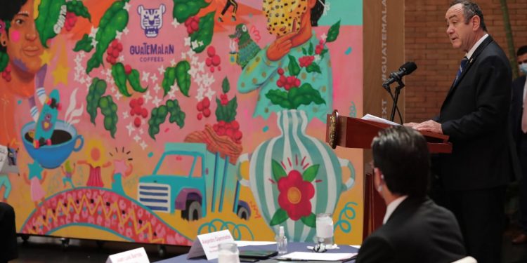 Presidente participa en lanzamiento de nueva imagen de Guatemala coffees