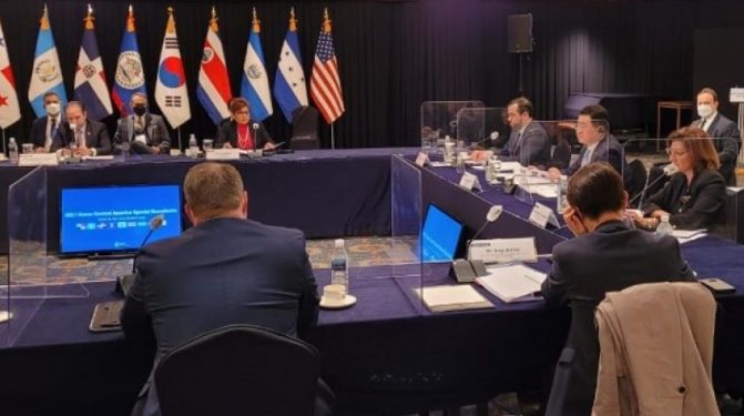 Mesa Redonda especial entre Corea y Centroamérica