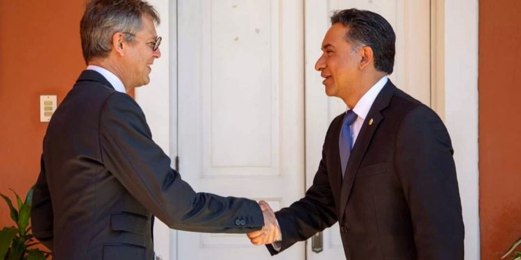 Guatemala recibe respaldo del Reino Unido previo a COP26