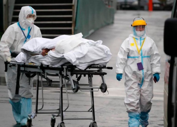 Rusia repite récord diario de casos y muertes por covid con casi mil decesos