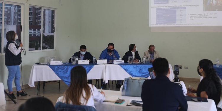 Autoridades y vecinos analizan avances y retos para el desarrollo de Mixco