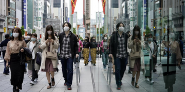 Tokio levanta las restricciones por COVID-19 sobre bares y restaurantes